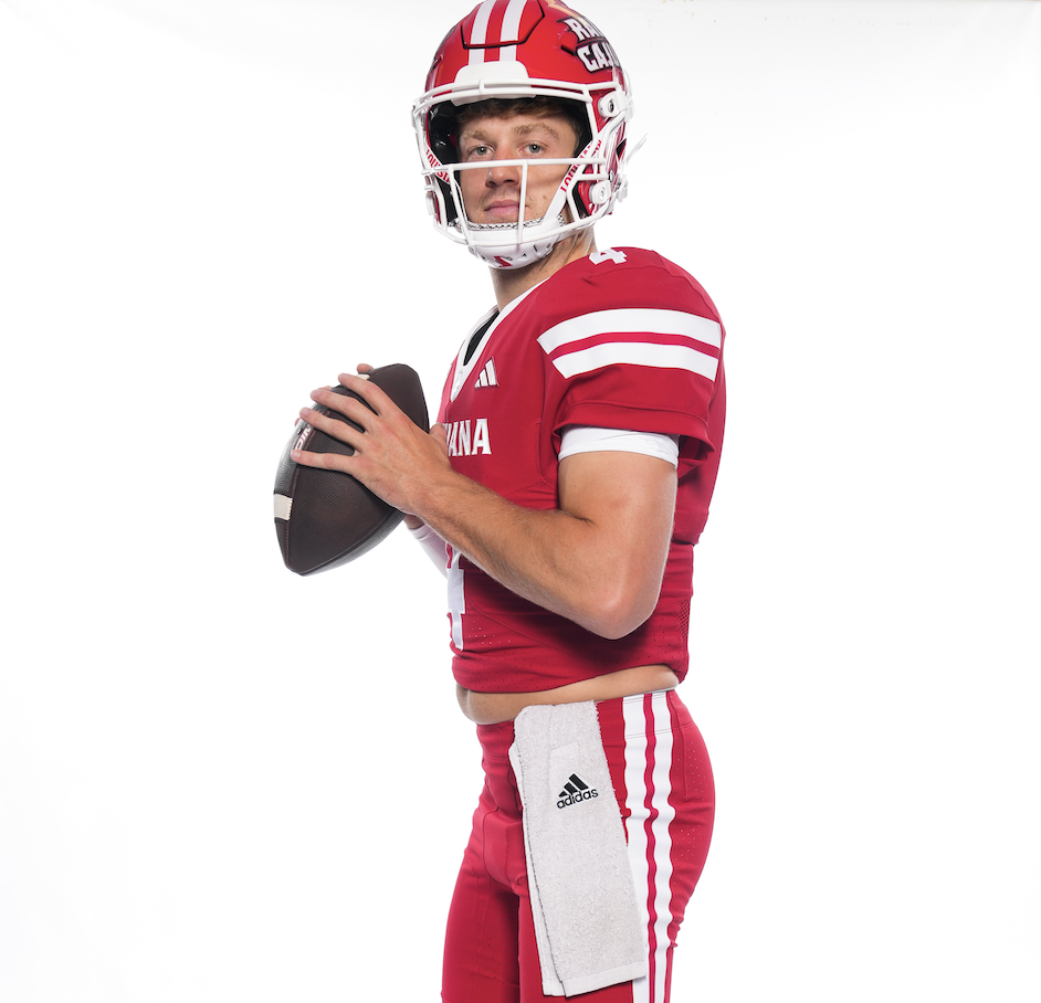 Source: Louisiana has named former Ole Miss/LSU quarterback Walker Howard the Ragin' Cajuns starting quarterback, and he’ll make his first college start against Rice on Aug. 30. Howard ranked as ESPN’s No. 3 dual-threat QB recruit in Class of 2022 behind Cade Klubnik and Ty Simpson.
Howard, a redshirt junior, beat out redshirt sophomore Lunch Winfield and redshirt freshman Daniel Beale.